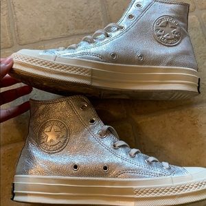 Converse Chuck '70 metallic hi sneakers in silver